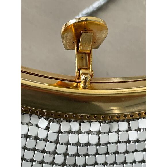 Vintage White Mesh Bag Gold Shoulder Bag - Picture 9 of 9